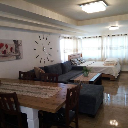 Tiberias Vacation Rental Екстер'єр фото