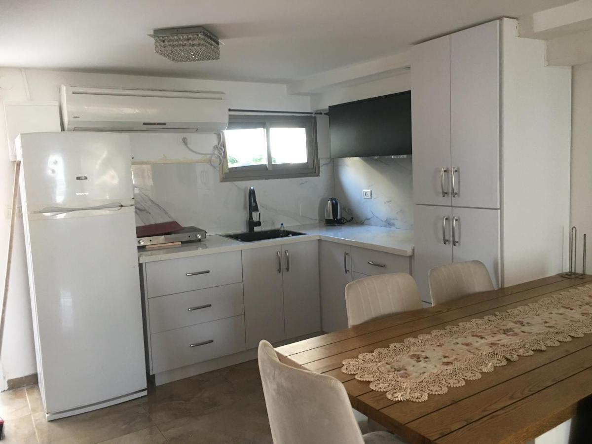 Tiberias Vacation Rental Екстер'єр фото